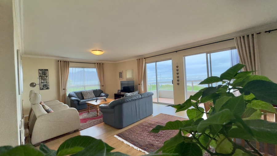 4 Bedroom Property for Sale in Greenways Golf Estate Western Cape